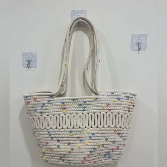 Elegant Cream Women's Shoes - Picture 2 of 6